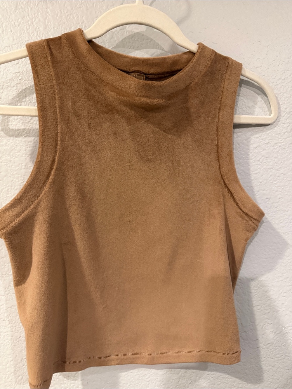 SKIMS velour Sleeveless Tank Top in Honey